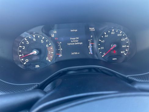 Used 2025 Jeep Compass Trailhawk image 39