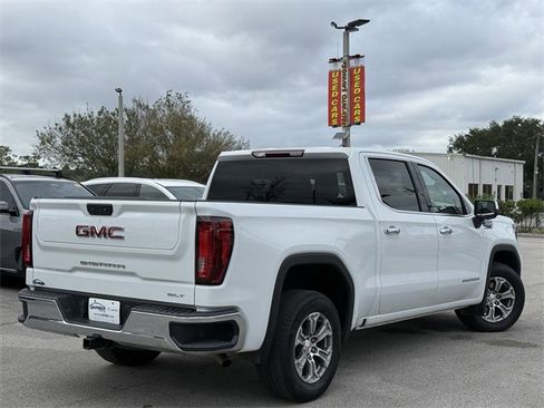 Used 2024 GMC Sierra 1500 SLT image 3