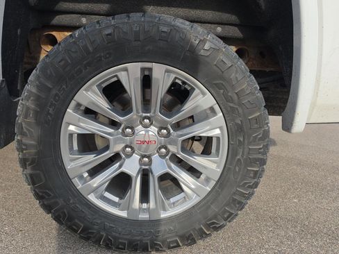 Used 2014 GMC Sierra 1500 SLT w/ SLT Crew Cab Value Package AWD/4WD image 15