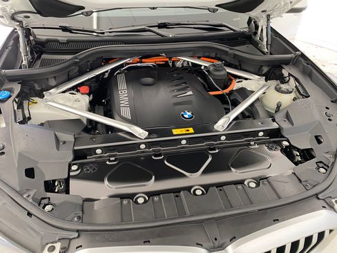 Used 2025 BMW X5 xDrive50e w/ Climate Comfort Package image 32