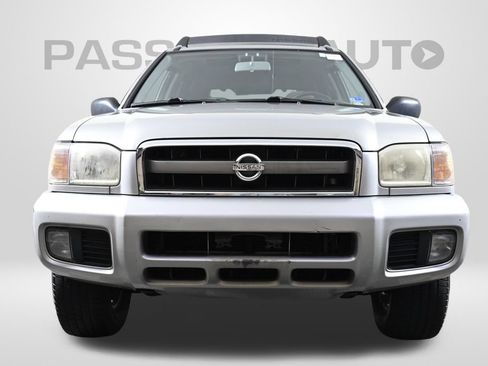 Used 2004 Nissan Pathfinder SE w/ (SRF) SE Sunroof Pkg AWD/4WD image 2