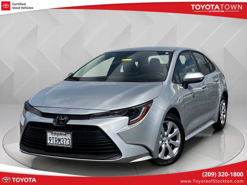 Certified 2025 Toyota Corolla LE image 1