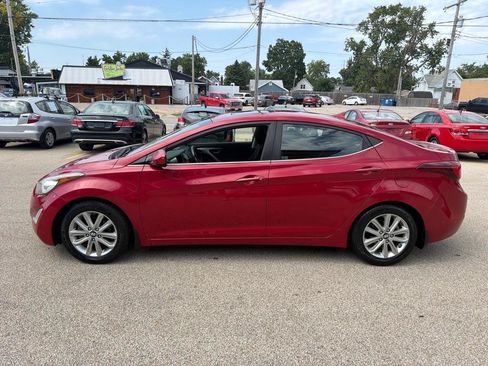 Used 2015 Hyundai Elantra SE w/ Option Group 03 FWD image 5