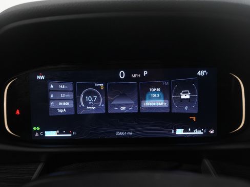 Used 2024 Jeep Wagoneer Series III w/ Premium Group I image 32