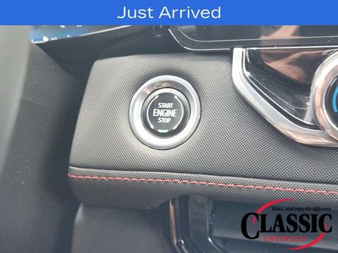 Used 2024 Chevrolet Colorado Z71 w/ Z71 Convenience Package 2 AWD/4WD image 11