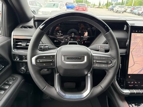 New 2026 GMC Yukon Denali w/ Denali Reserve Package AWD/4WD image 10