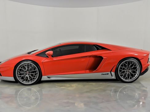 Used 2017 Lamborghini Aventador LP 700-4 AWD/4WD image 7