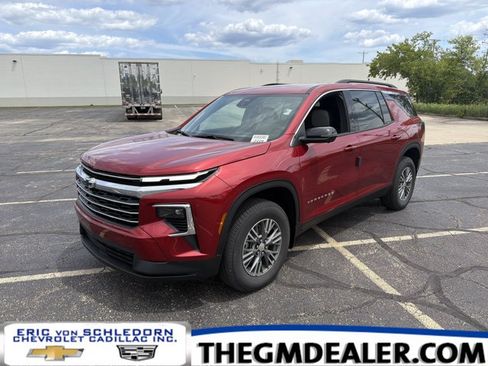 New 2026 Chevrolet Traverse LT w/ Driver Confidence Package AWD/4WD image 1