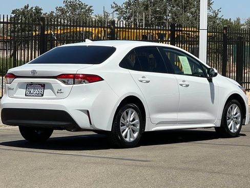 Certified 2026 Toyota Corolla LE w/ LE Premium Package FWD image 5