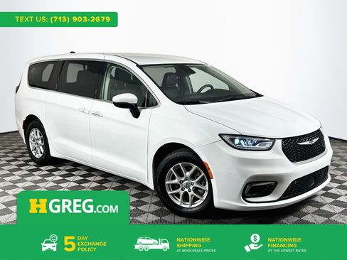 Used 2023 Chrysler Pacifica Touring-L FWD image 1