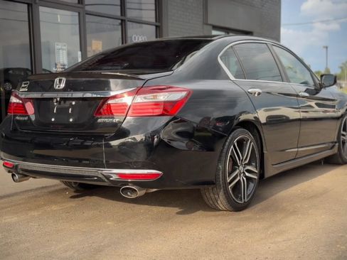 Used 2016 Honda Accord Sport image 2