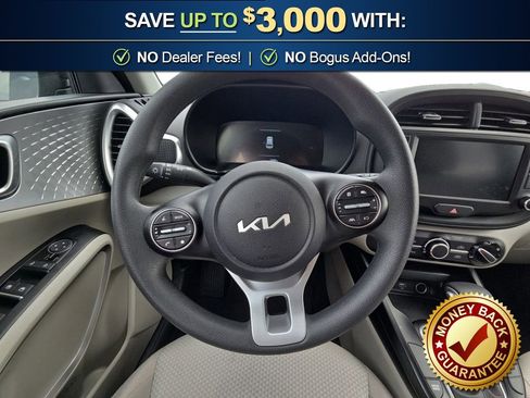 Used 2025 Kia Soul LX w/ LX Technology Package FWD image 18