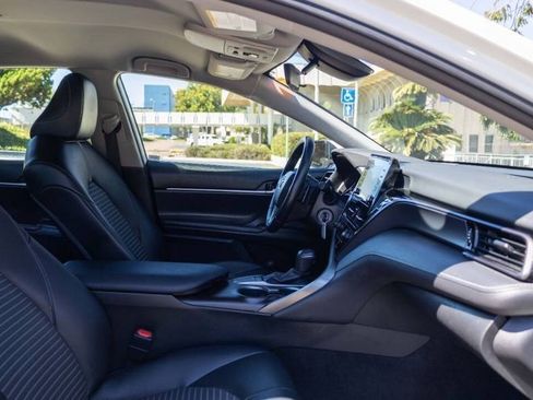 Used 2022 Toyota Camry SE image 14