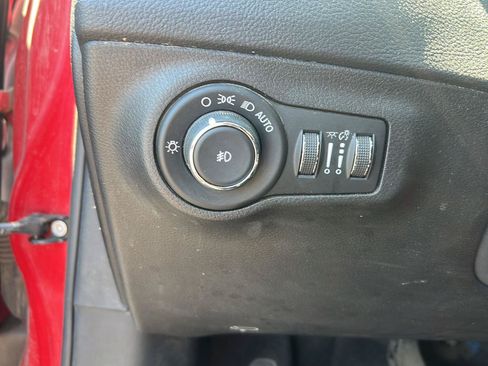 Used 2017 Jeep Compass Trailhawk w/ Leather Interior Group AWD/4WD image 10
