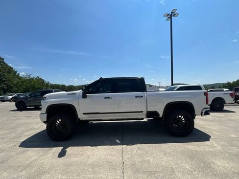Used 2025 Chevrolet Silverado 2500 High Country AWD/4WD image 6