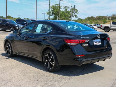 Used 2025 Nissan Sentra SV FWD image 5