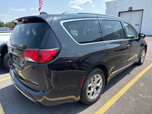 Used 2020 Chrysler Pacifica Limited FWD image 5
