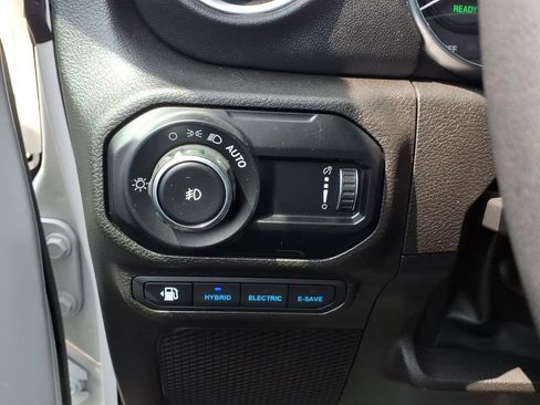 Used 2023 Jeep Wrangler Unlimited Sahara w/ Cold Weather Group AWD/4WD image 19