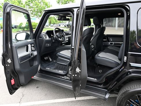 Used 2025 Mercedes-Benz G 580 w/ EQ Technology image 33