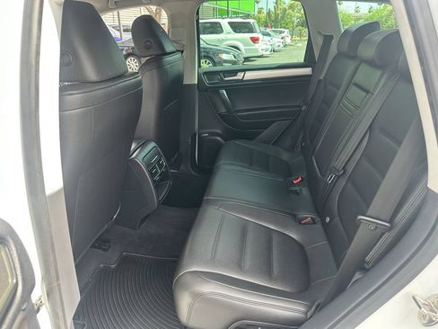 Used 2013 Volkswagen Touareg Sport AWD/4WD image 15