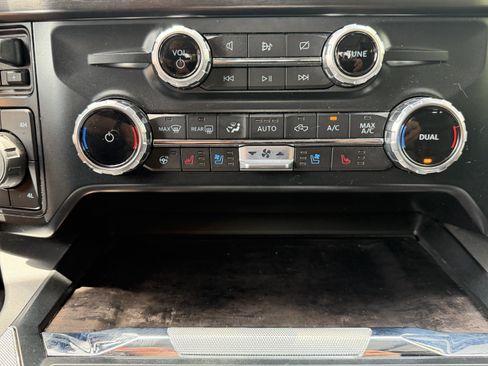 Used 2023 Ford F250 Lariat w/ Lariat Ultimate Package AWD/4WD image 27