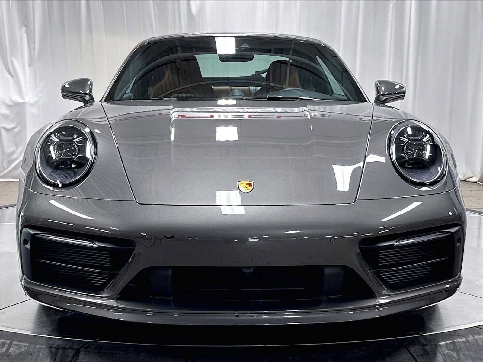 Used 2024 Porsche 911 Carrera 4 AWD/4WD image 12