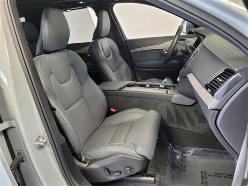 Certified 2024 Volvo XC90 B6 Ultimate w/ Lounge Package image 23