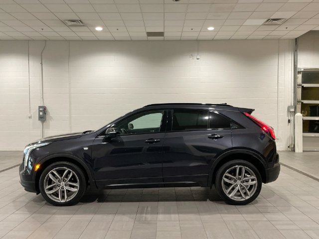 Used 2022 Cadillac XT4 Sport w/ Enhanced Visibility Package FWD image 2