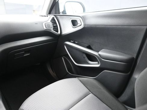 Used 2024 Kia Soul LX w/ Option Group 015 FWD image 25