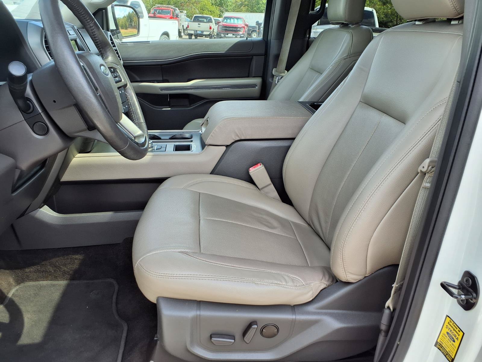Used 2020 Ford Expedition Max XLT w/ Equipment Group 202A RWD image 9