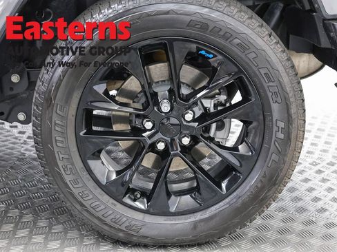 Used 2022 Jeep Wrangler Unlimited Sahara w/ Cold Weather Group AWD/4WD image 32