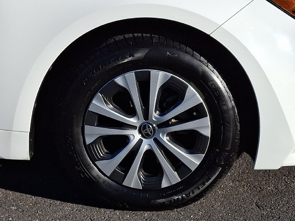 Certified 2022 Toyota Corolla LE FWD image 8