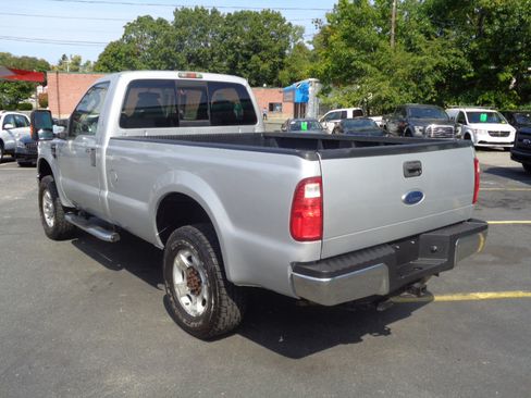 Used 2010 Ford F250 XLT image 3