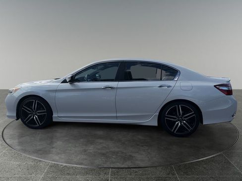 Used 2017 Honda Accord Sport image 5