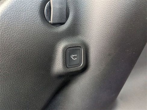 New 2026 Jeep Compass Limited image 32