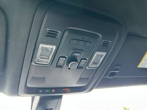 Used 2021 Chevrolet Suburban High Country RWD image 37