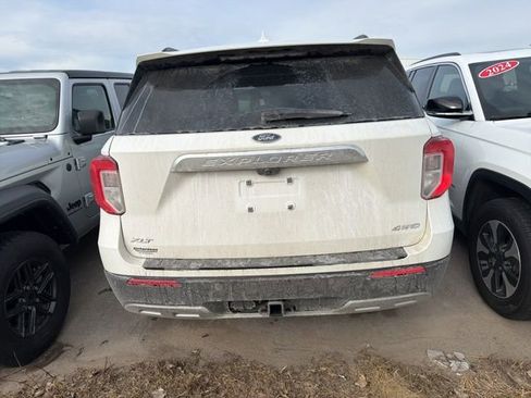 Used 2023 Ford Explorer XLT w/ Equipment Group 202A image 9