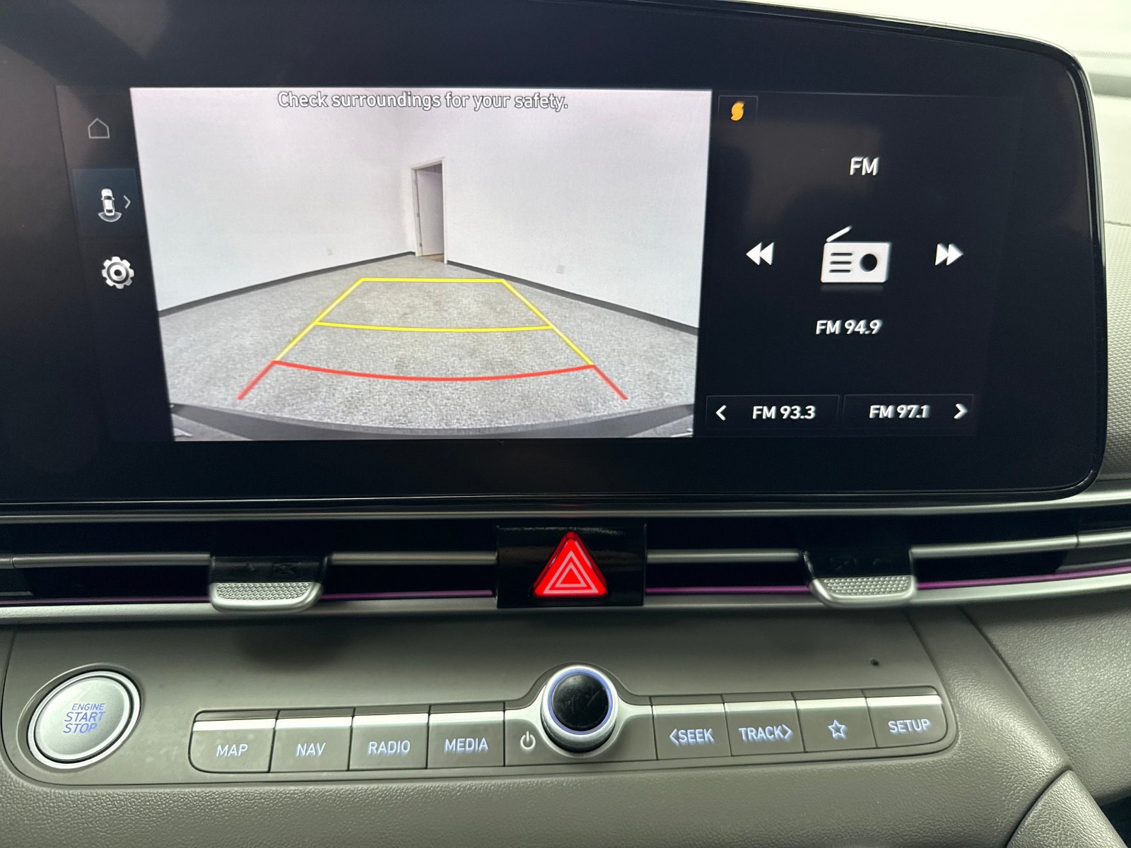 Used 2024 Hyundai Elantra SEL FWD image 27