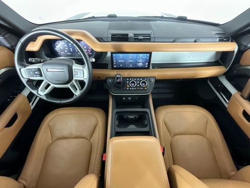 Used 2023 Land Rover Defender 110 SE image 10