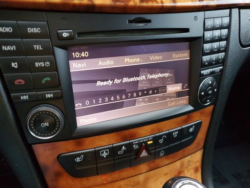 Used 2009 Mercedes-Benz E 350 4MATIC Sedan image 20