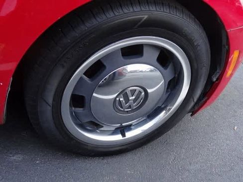 Used 2012 Volkswagen Beetle 2.5 image 16