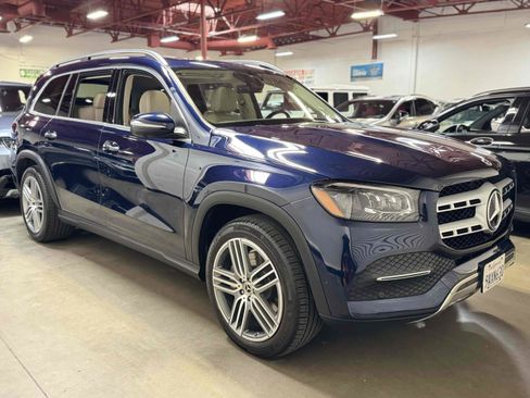 Used 2022 Mercedes-Benz GLS 450 4MATIC SUV - WARMTH & COMFORT image 3