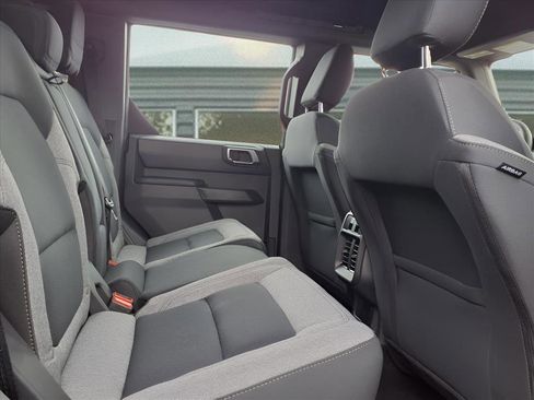 New 2025 Ford Bronco 4-Door image 6