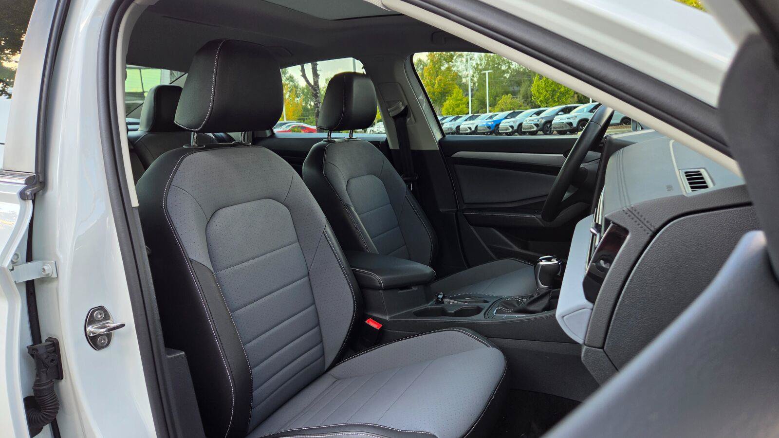 Certified 2026 Volkswagen Jetta SE FWD image 48