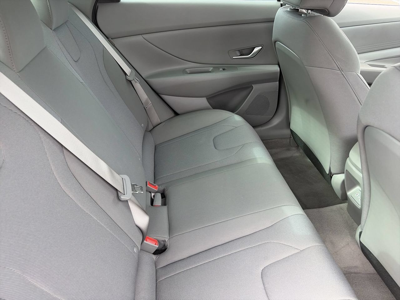 Certified 2024 Hyundai Elantra SE FWD image 12