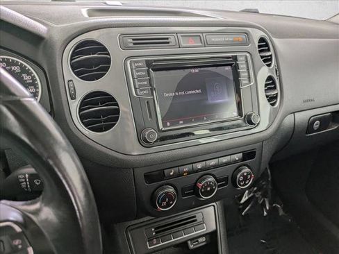 Used 2017 Volkswagen Tiguan S FWD image 12
