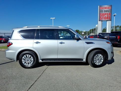 Used 2024 Nissan Armada SV RWD image 2