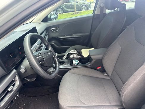 Used 2025 Kia K4 FWD image 5