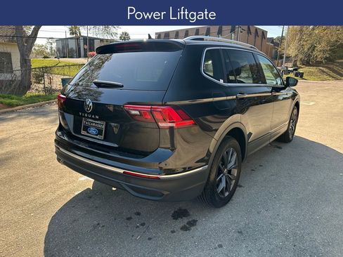 Used 2023 Volkswagen Tiguan SE image 3