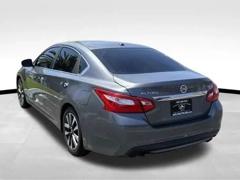 Used 2017 Nissan Altima 2.5 SL FWD image 4